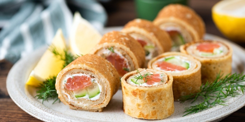 10 способов красиво завернуть блины с начинкой