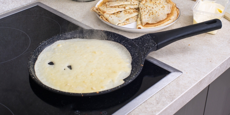 Как правильно печь блины