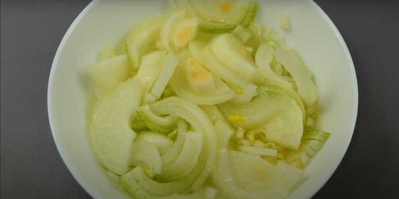 Как убрать горечь из лука